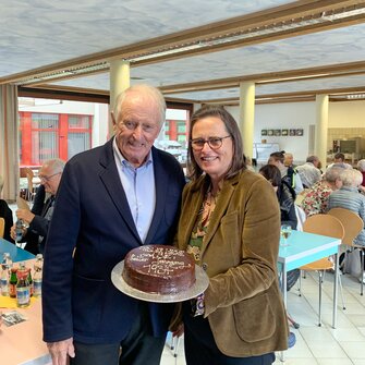 Keine Geburtstagsfeier ohne Torte – sie schmeckte noch besser als sie aussah!